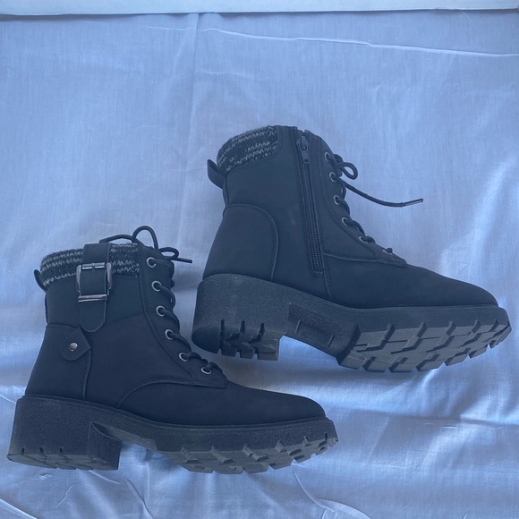 Pop Women's Black Side Zip Combat Boots - Picture 8 of 12